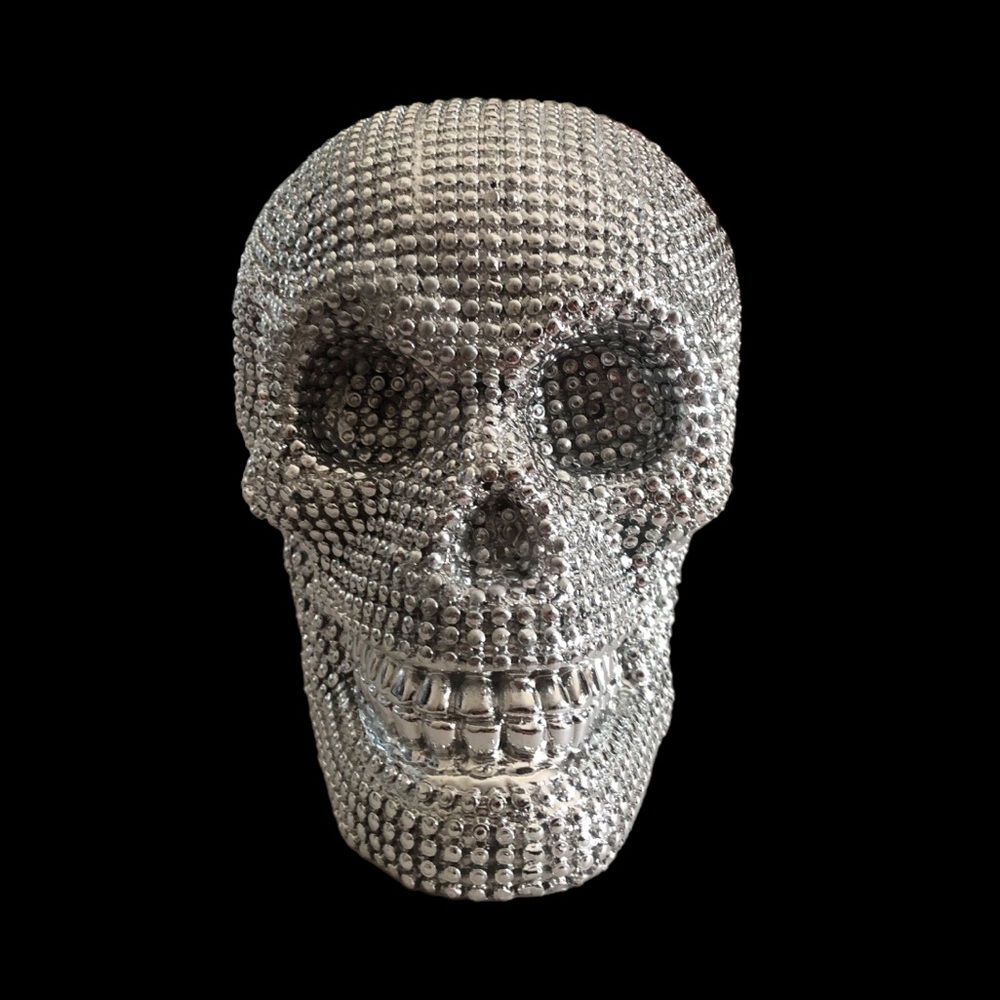 New Skull display with optional red eye lights! - Picture 2 of 14